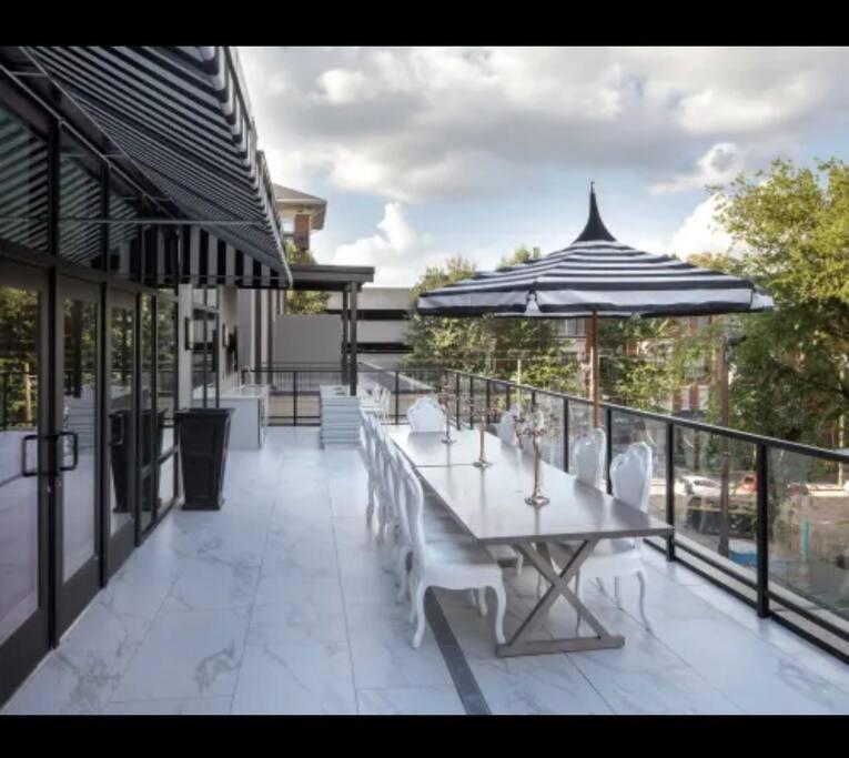 Luxury Midtown Atlanta Retreat- Balcony Gym And Pool By Ponce City Market & Atlantic Station Appartement Buitenkant foto